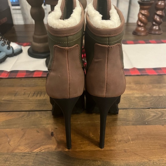 ShoeDazzle Janelle - Size 7.5 Never Worn- $30 - Picture 4 of 5